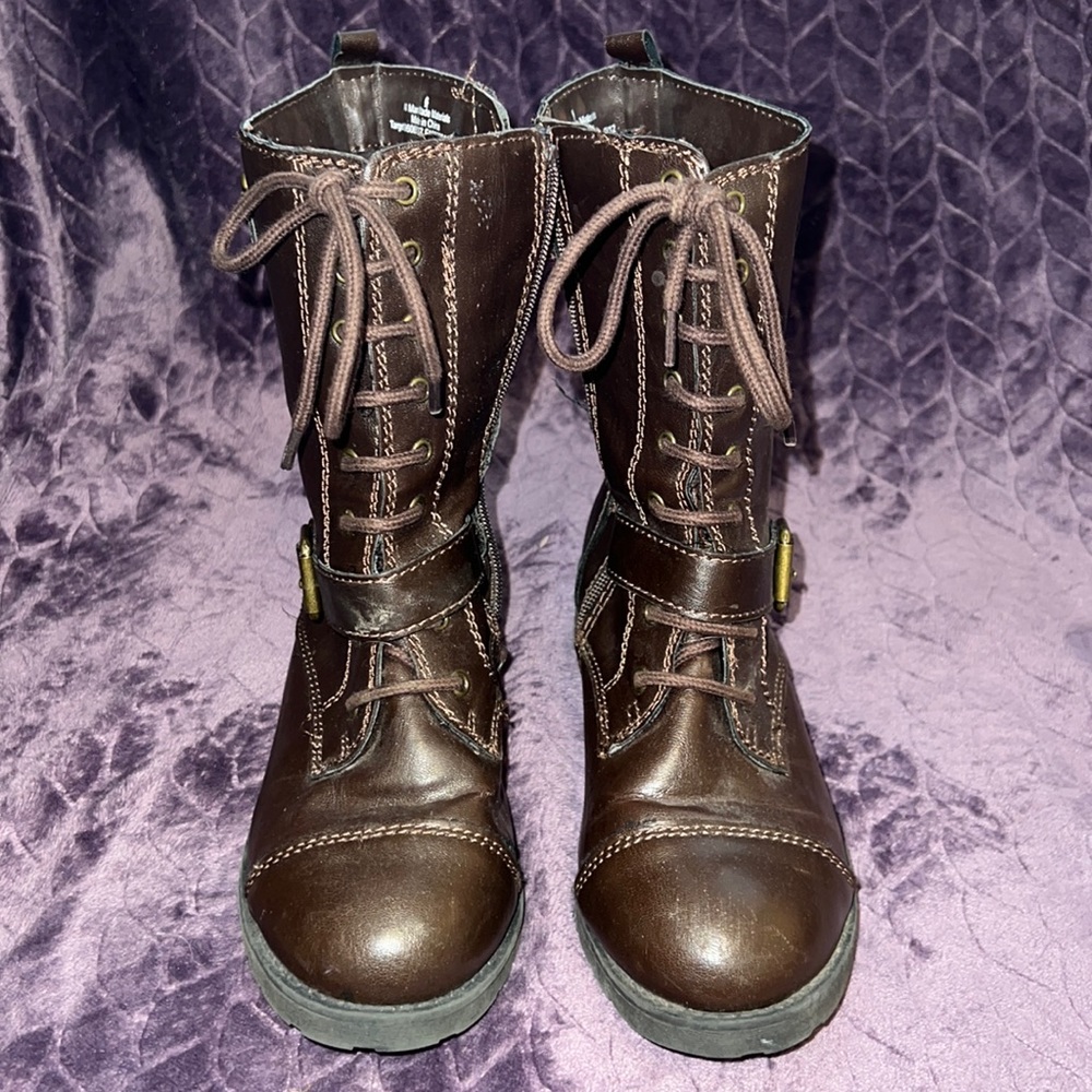 Mossimo supply brown boots size 6